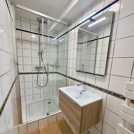 Forest Flat / Terrasse-spa-bbq-10min A Pieds De La Apartment